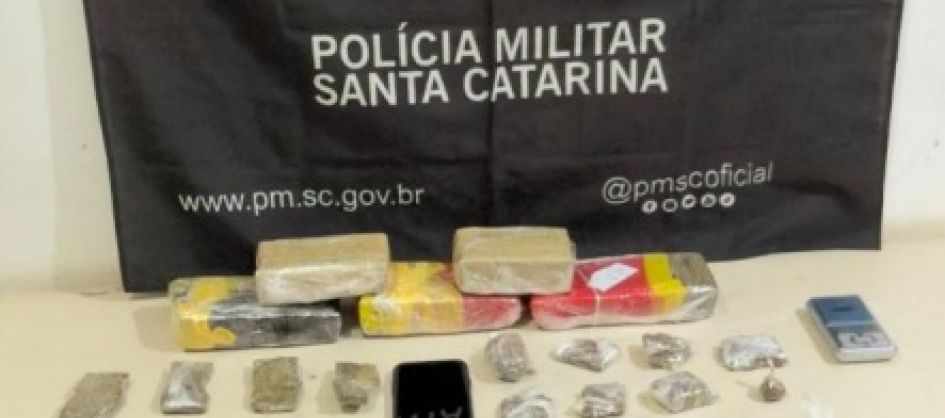 Ação da PM termina com dois presos e mais de 2,6 kg de ma...