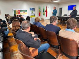 Administração Municipal dialoga com moradores da Rua Rui Barbosa sobre início da revitalização