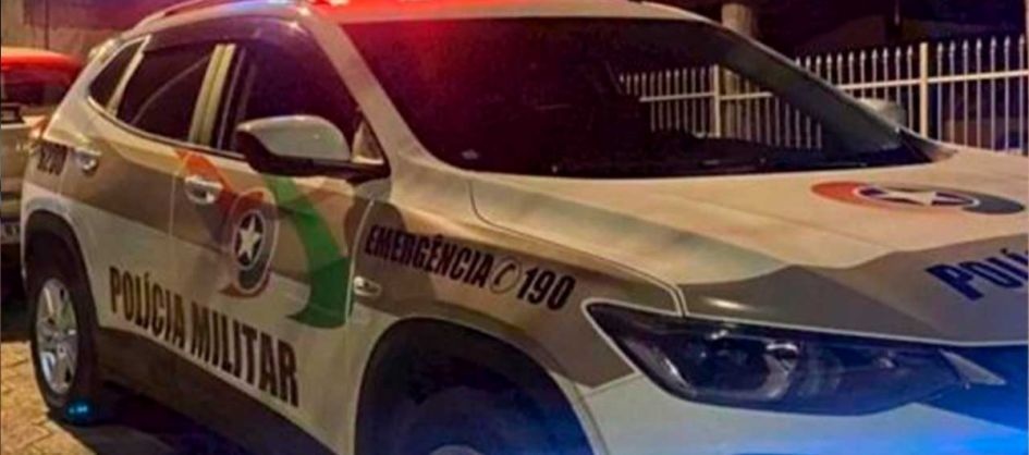 Homem é abordado e PM apreende drogas e dinheiro em Sombri...