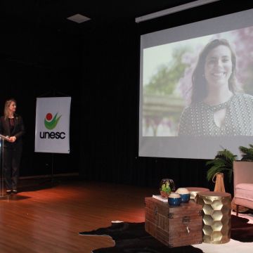 Palestra lotada de Arthur Igreja marca lançamento do FAN 2019