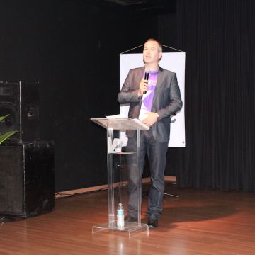 Palestra lotada de Arthur Igreja marca lançamento do FAN 2019