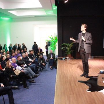Palestra lotada de Arthur Igreja marca lançamento do FAN 2019
