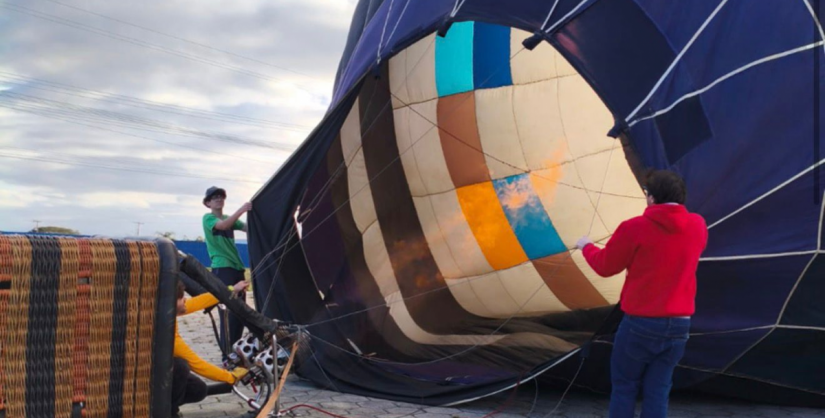 Céu colorido e adrenalina: Voo de lançamento dá o pontapé inicial para o 2º Festival de Balonismo de Balneário Gaivota