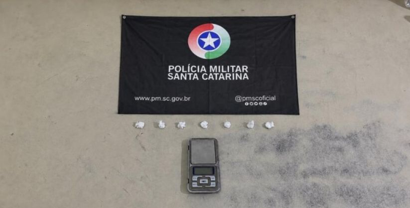 PM prende traficante com drogas no bairro Lagoão, em Araranguá