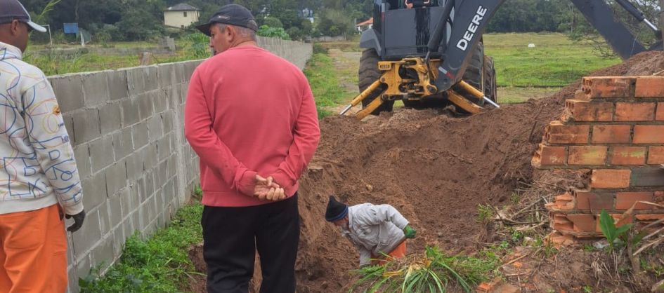 Defesa Civil de Araranguá reforça drenagem pluvial no Mor...