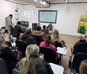 Alunos são premiados após jornada de aprendizado com a CERSUL