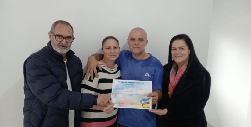 Araranguá: Secretaria de Agricultura entrega nova certificação do SIM
