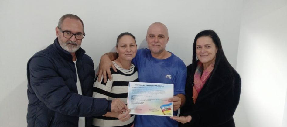 Araranguá: Secretaria de Agricultura entrega nova certific...
