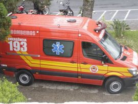 Dois adolescentes ficam feridos em acidente na SC-447, em Balneário Arroio do Silva