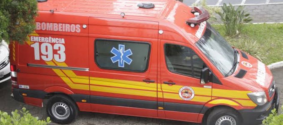 Dois adolescentes ficam feridos em acidente na SC-447, em B...