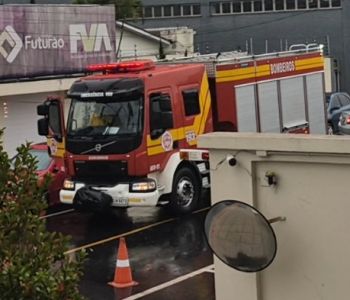 Vazamento de gás em caminhão mobiliza Corpo de Bombeiros no Centro de Araranguá