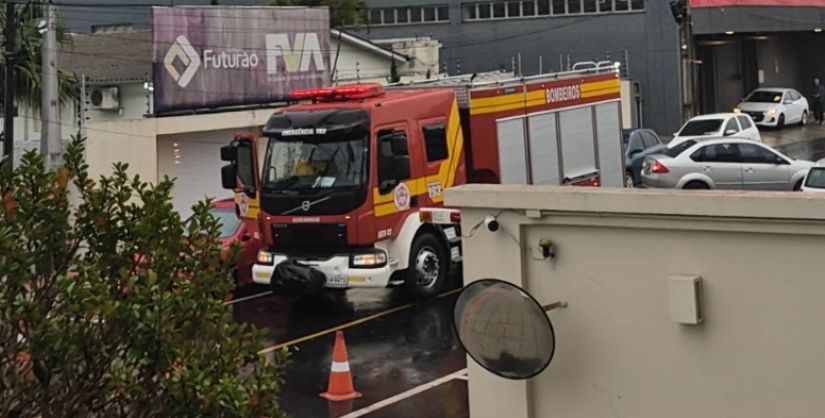 Vazamento de gás em caminhão mobiliza Corpo de Bombeiros no Centro de Araranguá