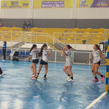 Balneário Arroio do Silva sedia jogos de handebol da Olesc