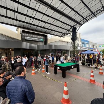 Torneio de Sinuca movimenta o calçadão durante o Sábado Mais em Araranguá
