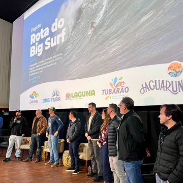 Sul catarinense ganha Rota do Big Surf para conectar esporte, turismo e negócios