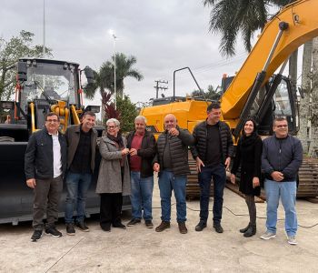 Jacinto Machado reforça estrutura de Obras e Agricultura com novos maquinários