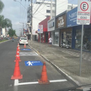 Demutran reforça sinalização e acessibilidade em vagas especiais de Araranguá