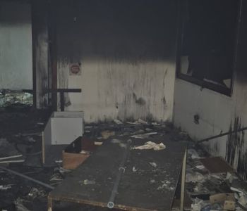 Incêndio atinge galpão abandonado de aproximadamente 560 metros quadrados em Criciúma