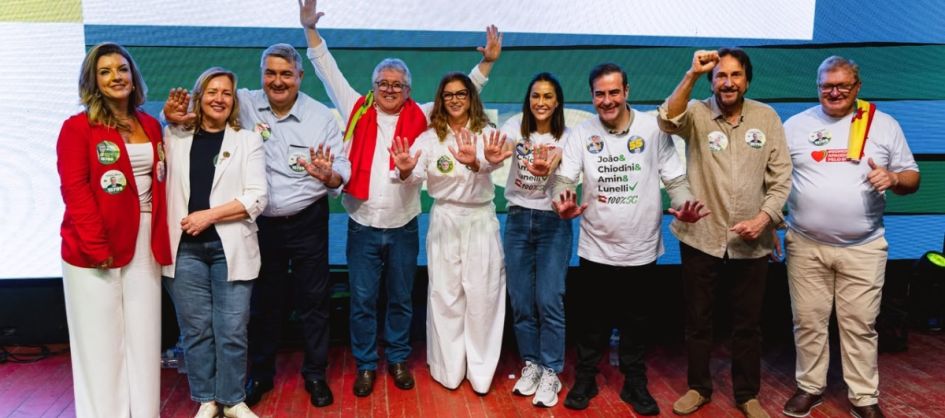 Multidão lota o Caverá no lançamento da candidatura do d...