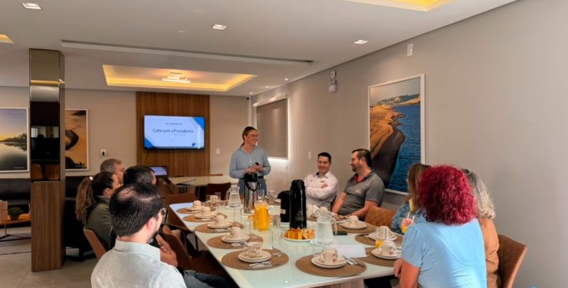 Café com a Presidente reúne empresários e fortalece diálogo com a CDL de Araranguá
