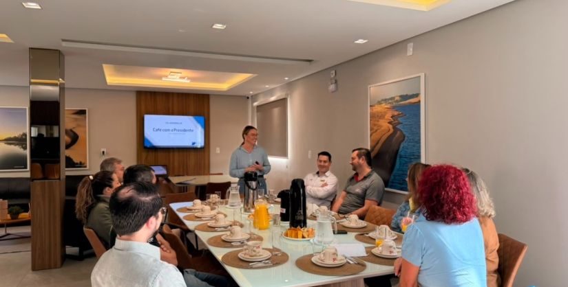 Café com a Presidente reúne empresários e fortalece diálogo com a CDL de Araranguá