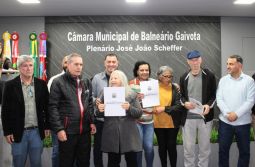 REURB: Prefeitura de Balneário Gaivota entrega 64 matrículas a famílias do Núcleo Baln...