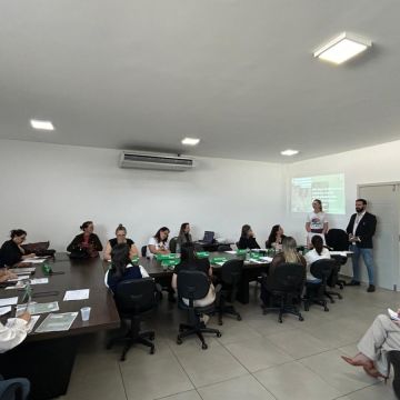 Colegiado Regional de Educação da AMESC reúne secretários para fortalecer ações