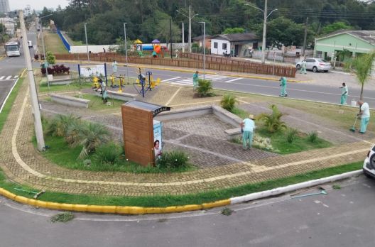 Projeto Recomeçar amplia ações de limpeza e zeladoria em Araranguá