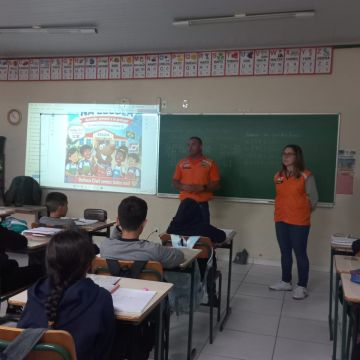 Defesa Civil de Balneário Gaivota leva conscientização sobre o El Niño à Escola