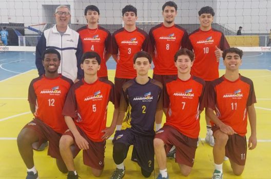 Araranguá avança no futebol e sobe ao pódio no vôlei