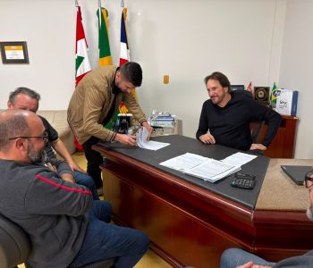 Araranguá firma parceria para fortalecer ações de assistência social