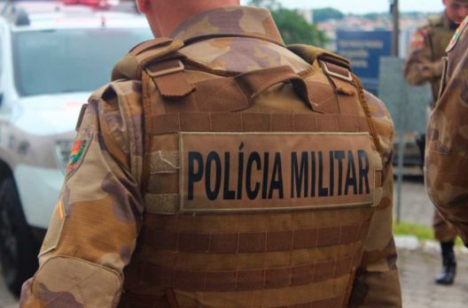 PM cumpre mandado de prisão e prende homem condenado por tráfico de drogas em Sombrio