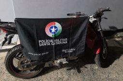 Araranguá: motocicleta furtada é recuperada  no Residencial Flor do Campo