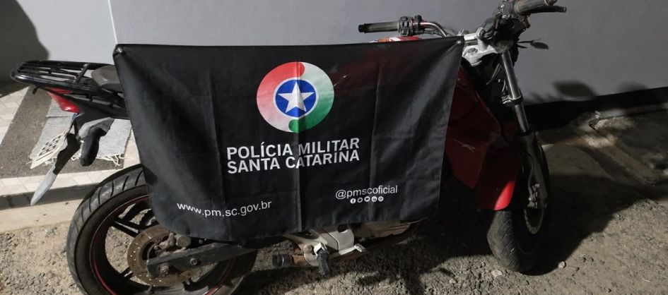 Araranguá: motocicleta furtada é recuperada  no Residenci...
