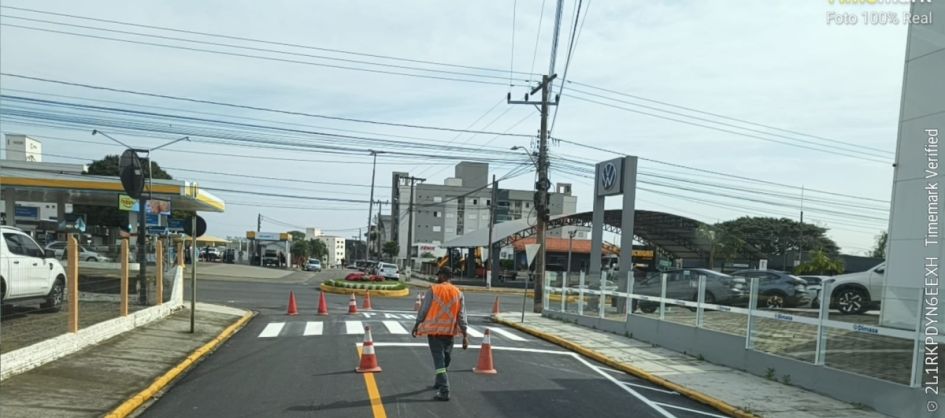 Demutran realiza melhorias na sinalização de trânsito em...