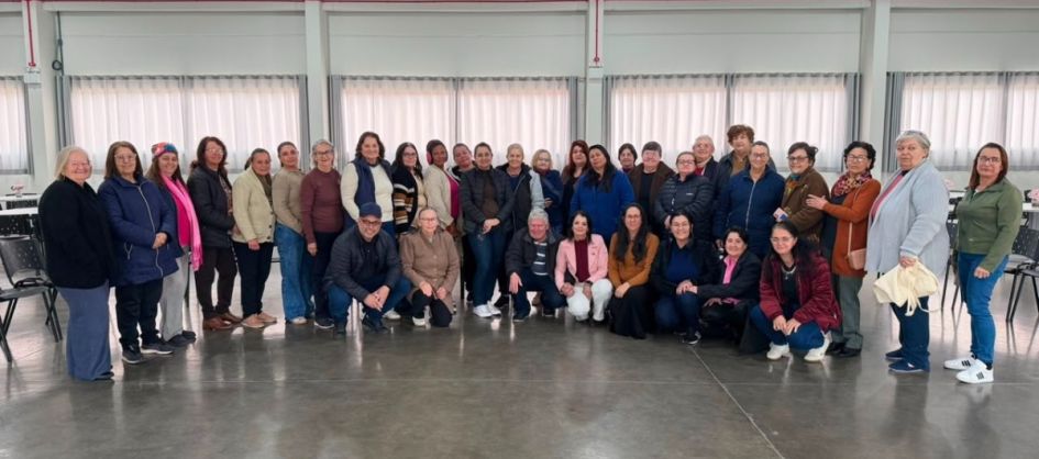 Clubes de Mães recebem materiais para os trabalhos do segu...