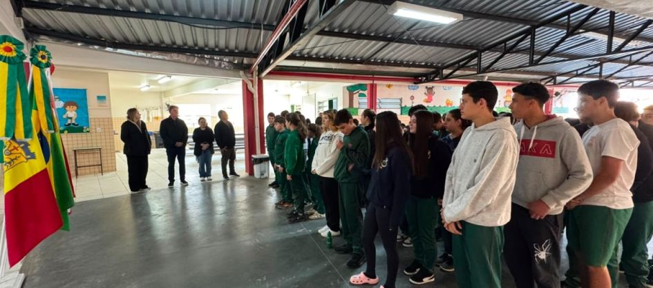 Turvo realiza atividades cívicas com participação de est...