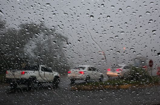 Temporais avançam por Santa Catarina e chuva ganha força entre domingo e segunda