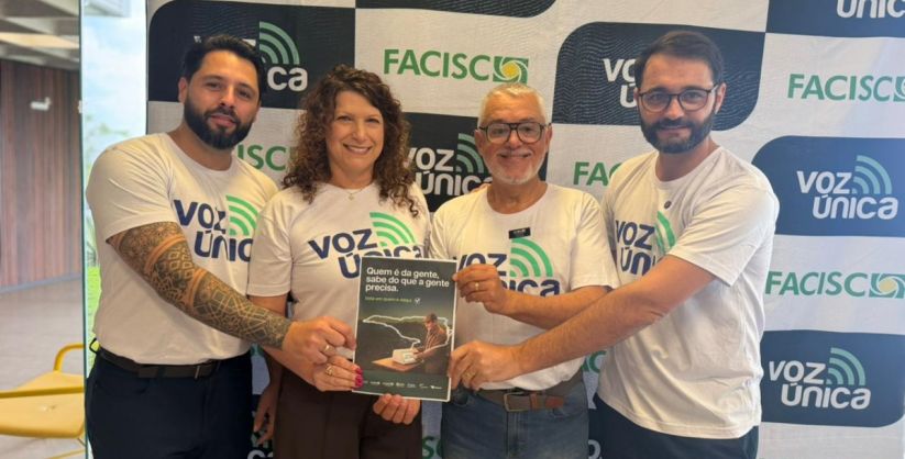 Presidente da ACIVA entrega demandas do Extremo Sul a candidatos durante o Voz Única 2026