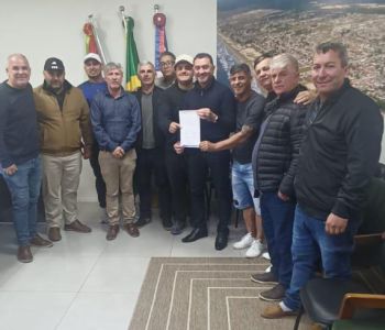Aguardada há anos, pavimentação da Avenida Barramares Sul ganha ordem de serviço em Balneário Gaivota