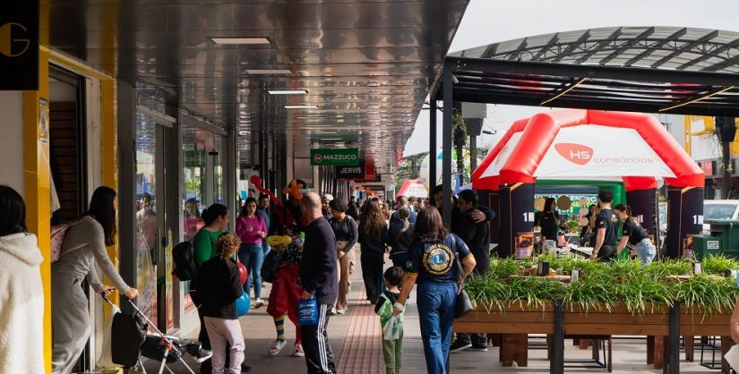 Sábado Mais movimenta Araranguá com comércio aberto e programação no Calçadão