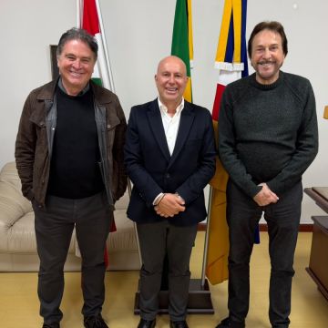 Prefeito Cesar Cesa recebe visita do ex-ministro do Turismo Vinicius Lummertz