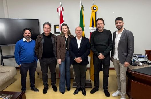 Prefeito Cesar Cesa recebe visita do ex-ministro do Turismo Vinicius Lummertz
