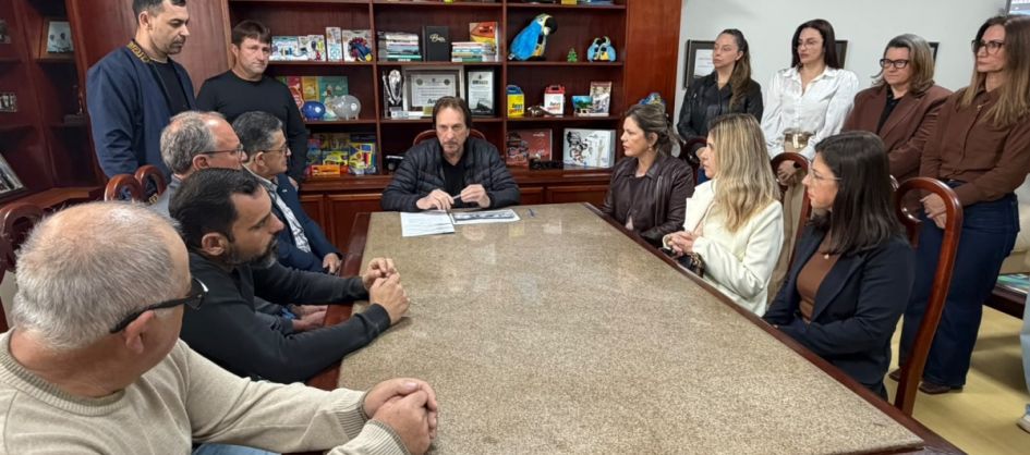 Programa Casa Catarina: Araranguá assina ordem de serviço...