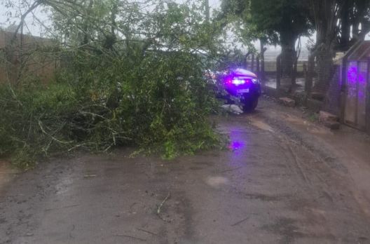 Fortes chuvas e temporais provocam ocorrências em diferentes regiões de Santa Catarina