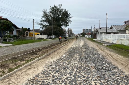 Balneário Arroio do Silva avança com reforma do Terminal Rodoviário e recapeamento da A...
