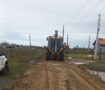 Obras realiza manutenção e melhorias nos bairros Lagoinha e Arpoador, em Arroio do Silva