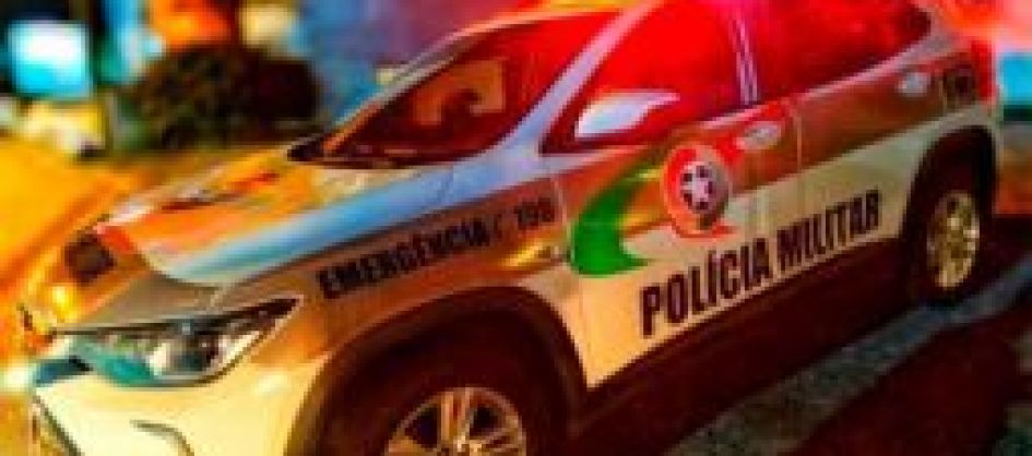 Homem é preso após descumprir medida protetiva e danifica...