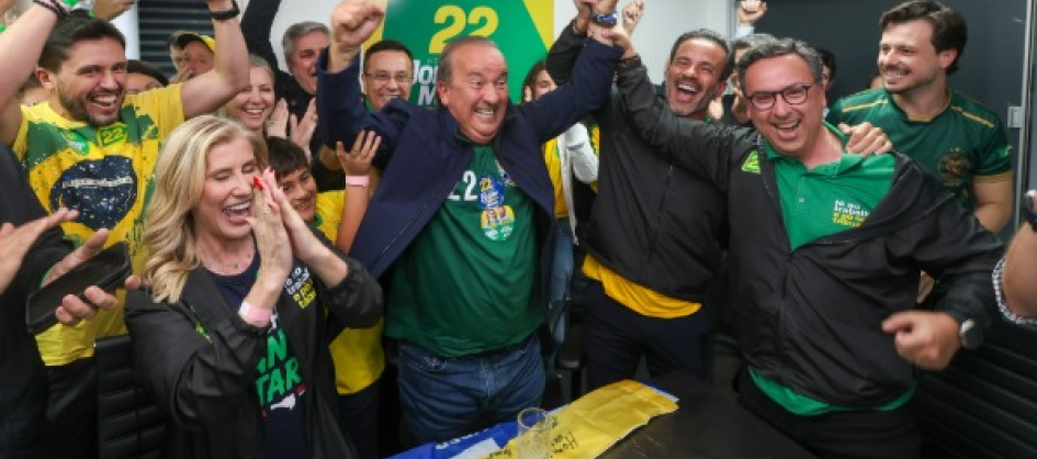 Jorginho Mello é reeleito governador de Santa Catarina