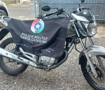 Motocicleta furtada é recuperada pela PM em Araranguá